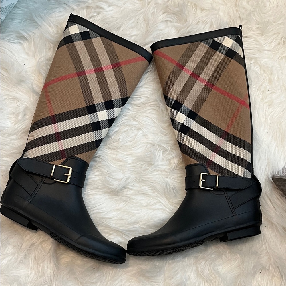 Burberry Black and Tan Plaid Winter Boots